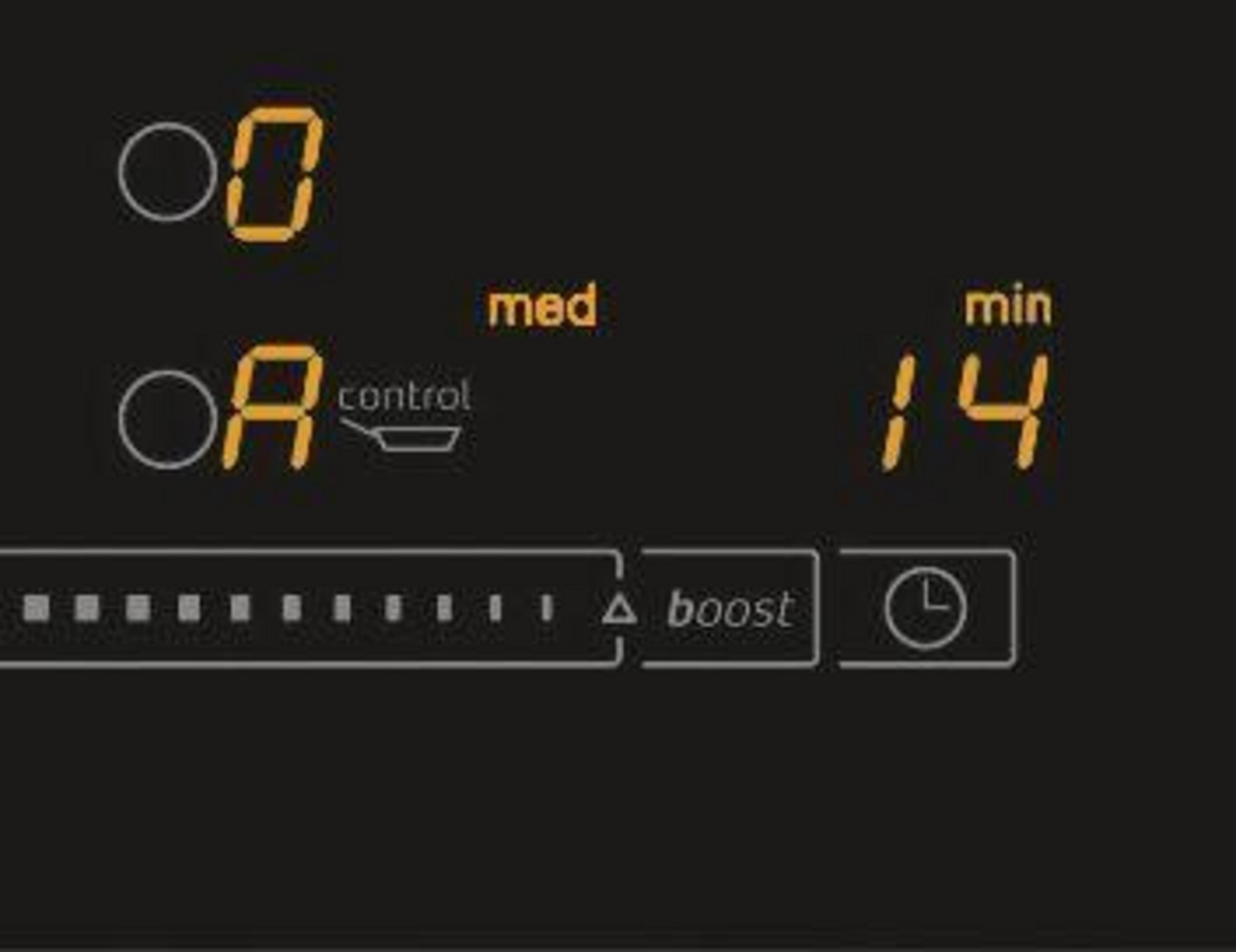 Pantalla digital muestra 0, A, boost y 14 minutos con icono de cocina.