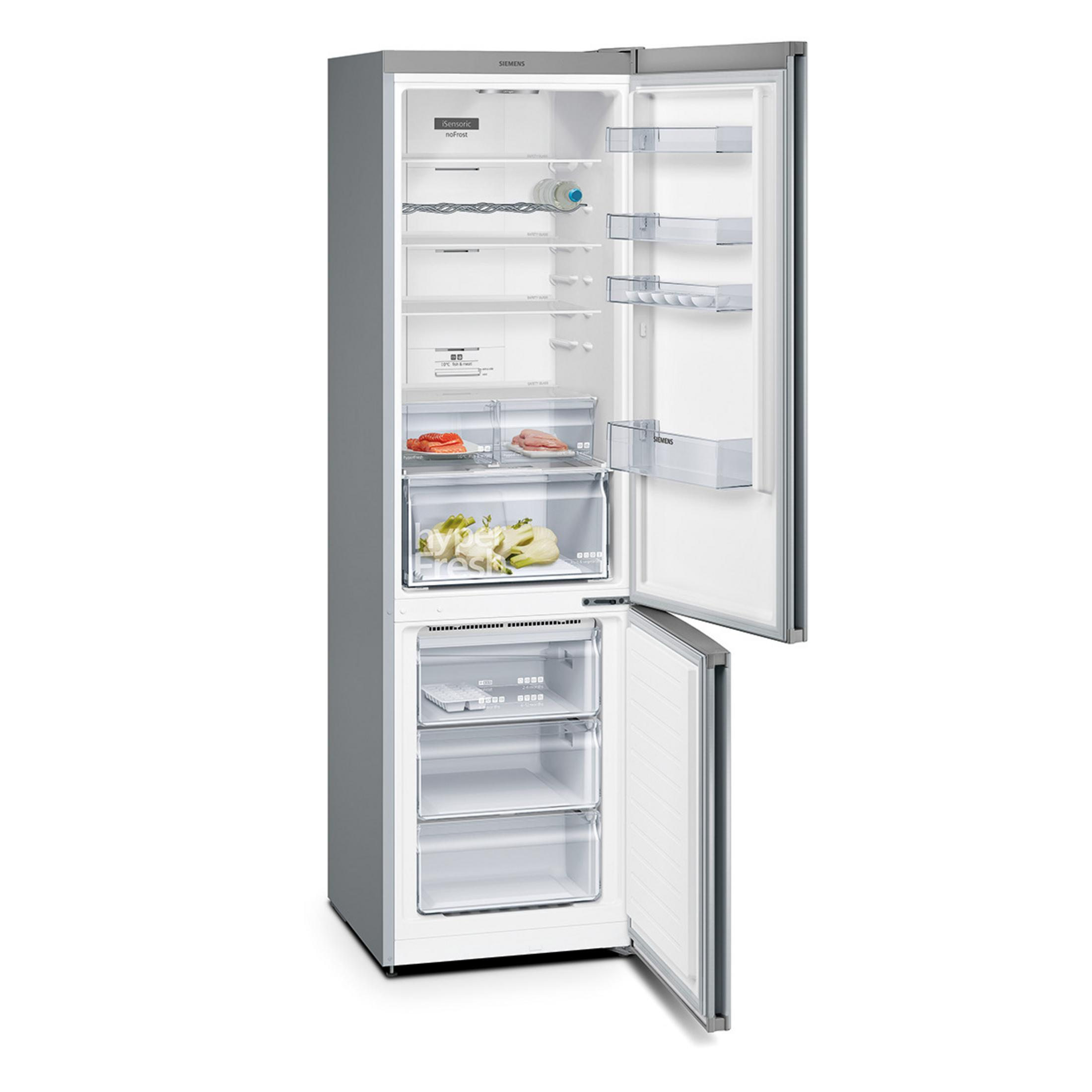 Un refrigerador plateado abierto con comida y cajones.