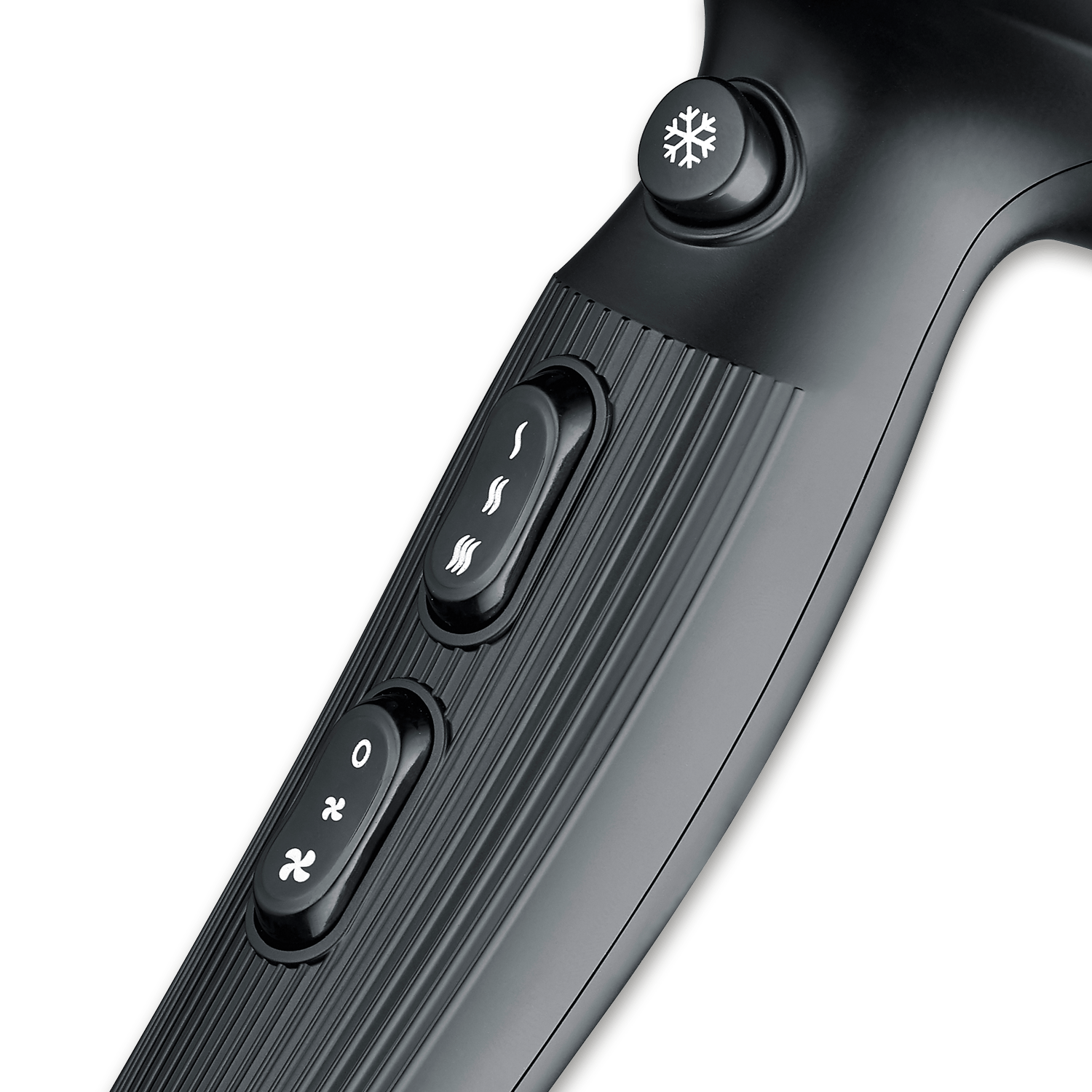 Primer plano de un secador de pelo negro con botones de control.