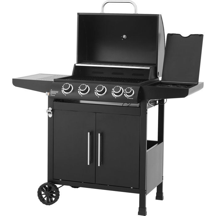 Ein schwarzer Gasgrill mit offenem Deckel, fünf Reglern und zwei Türen.