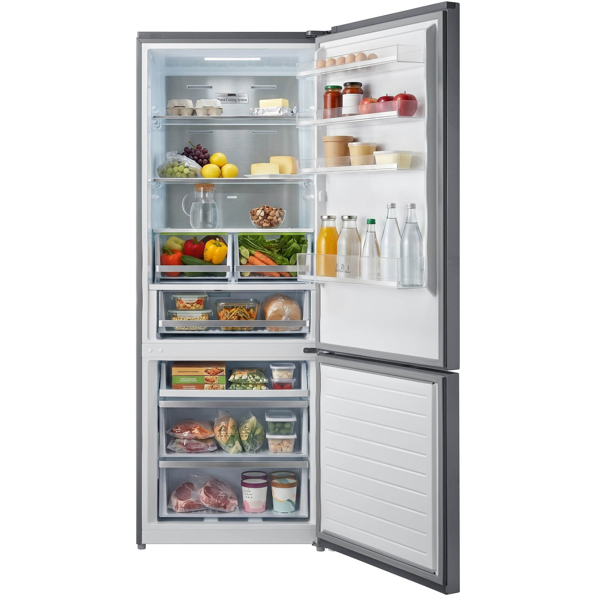 Ein offener Kühlschrank mit Lebensmitteln wie Eiern, Obst, Gemüse, Käse, Flaschen und Fleisch.
