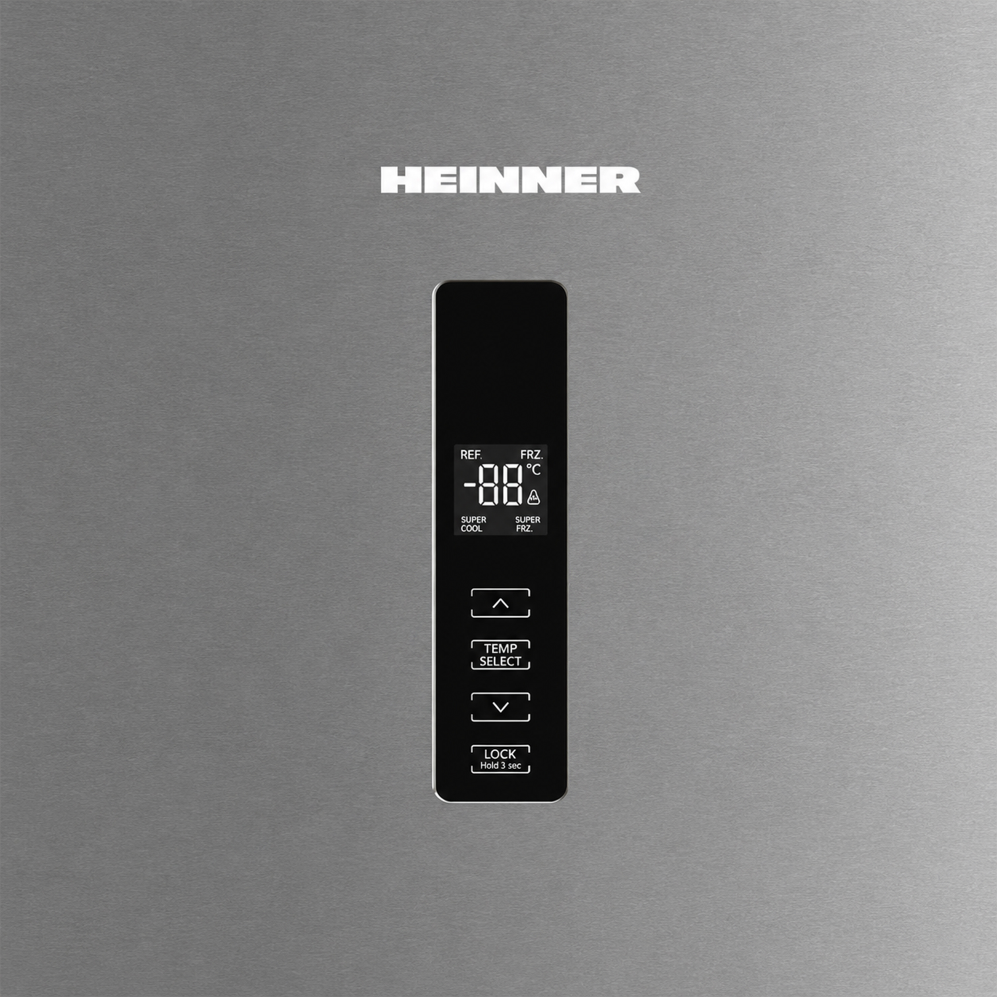 Eine silberne Kühlschranktür mit HEINNER-Logo und Digitalanzeige für Temperatureinstellungen.
