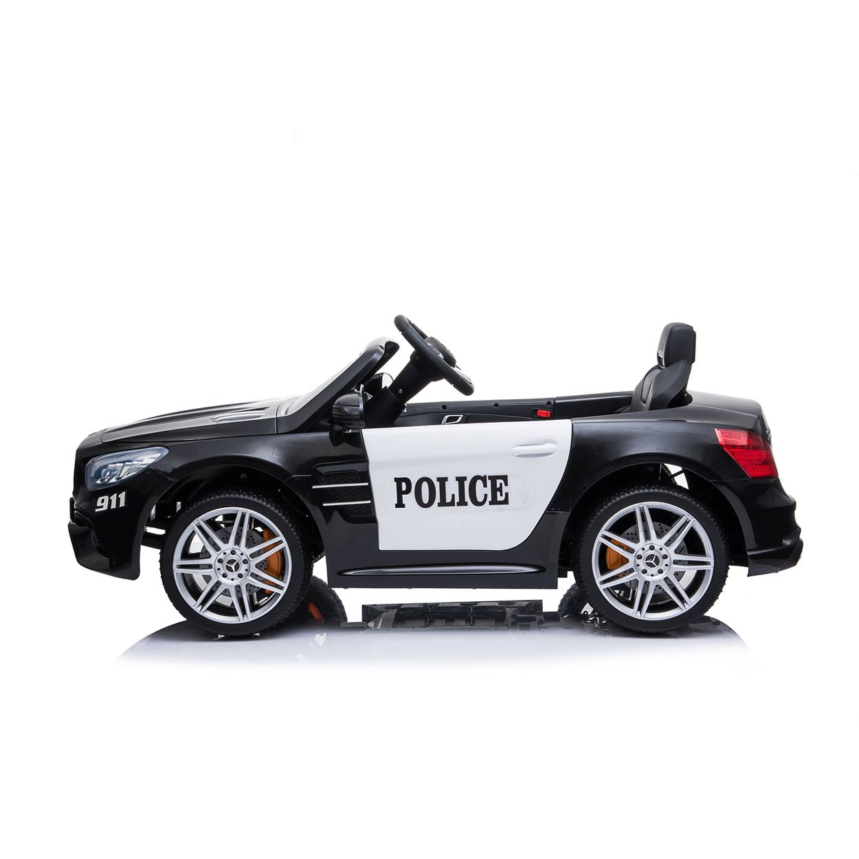 Ein schwarzes Polizei-Spielzeugauto mit weißen Türen und der Aufschrift "POLICE".