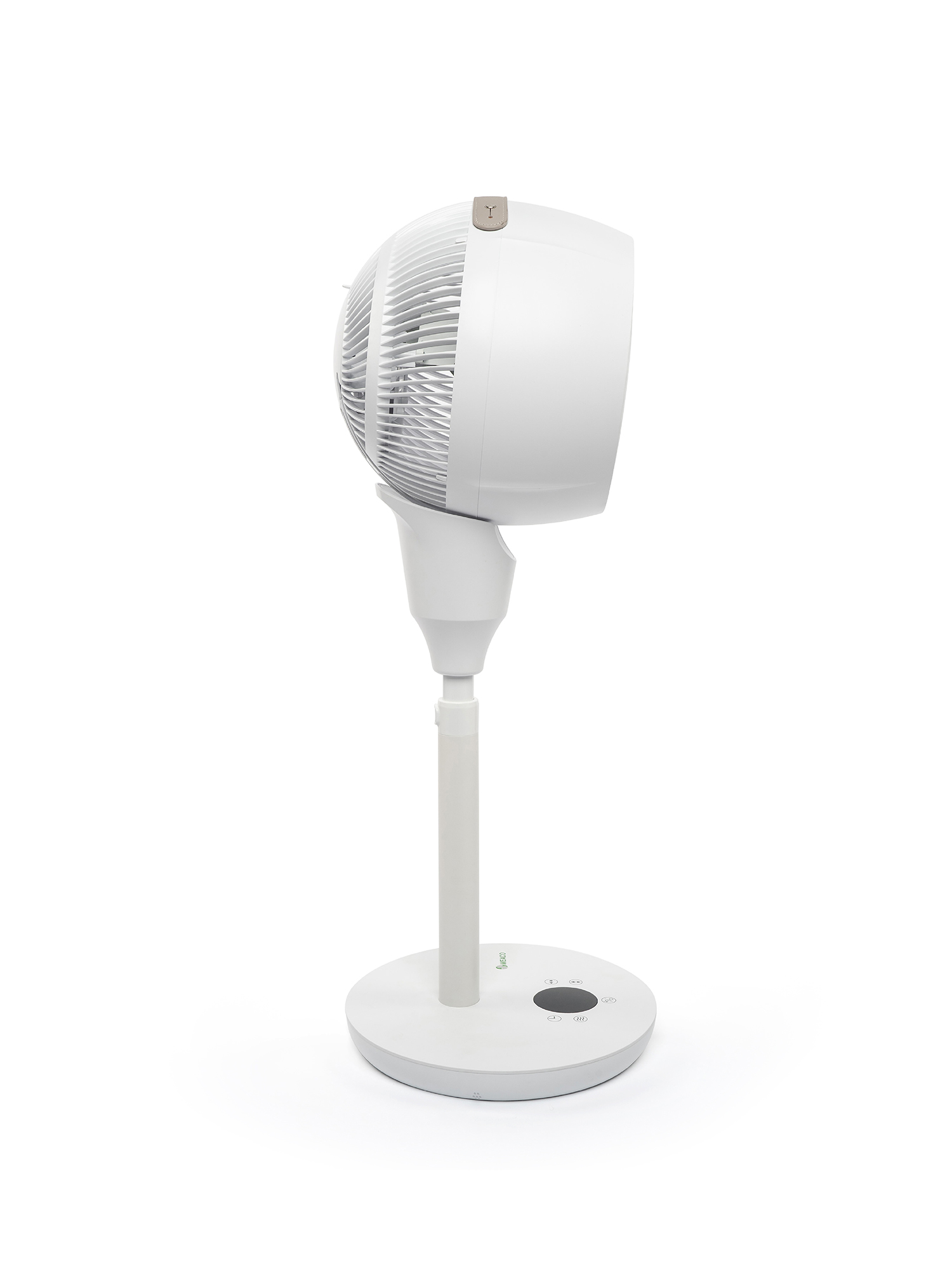 Ein weißer Standventilator mit rundem Sockel und verstellbarem Stiel.