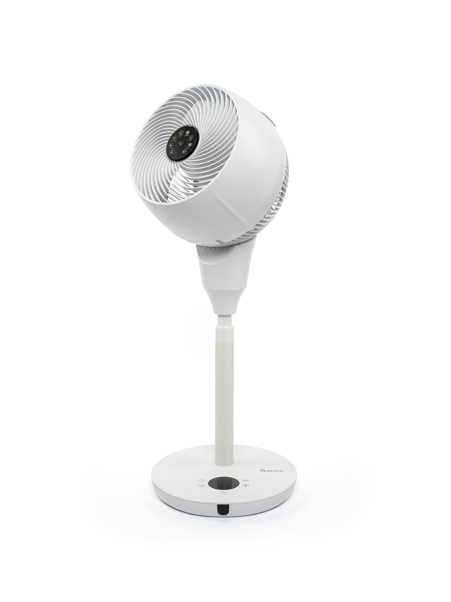 Un ventilatore a piantana bianco con testa circolare, pannello di controllo nero e base rotonda su sfondo bianco.