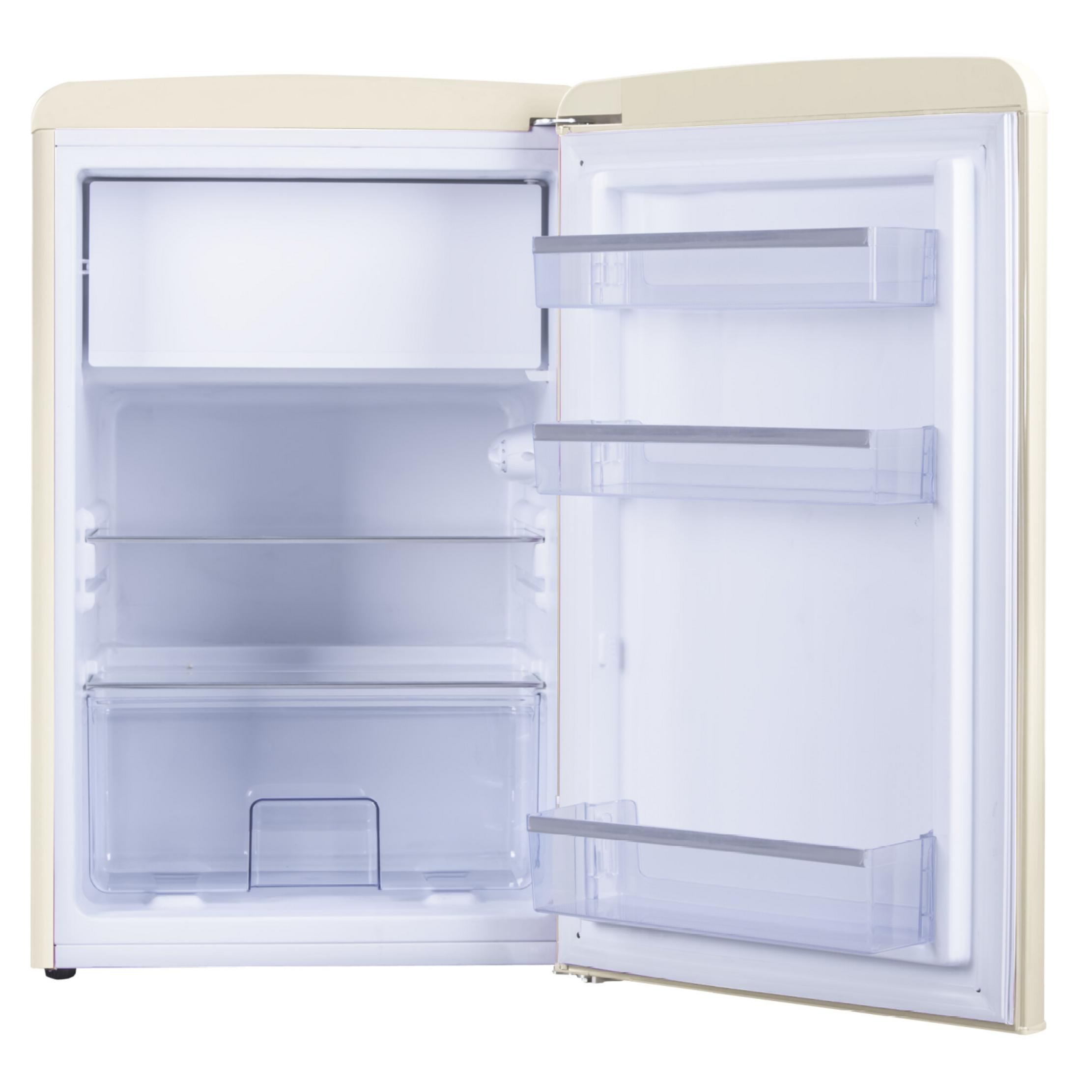 Un refrigerador abierto de color crema con varios estantes y un cajón.