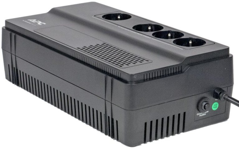 Fuente de alimentación APC negra con múltiples enchufes y rejillas de ventilación.