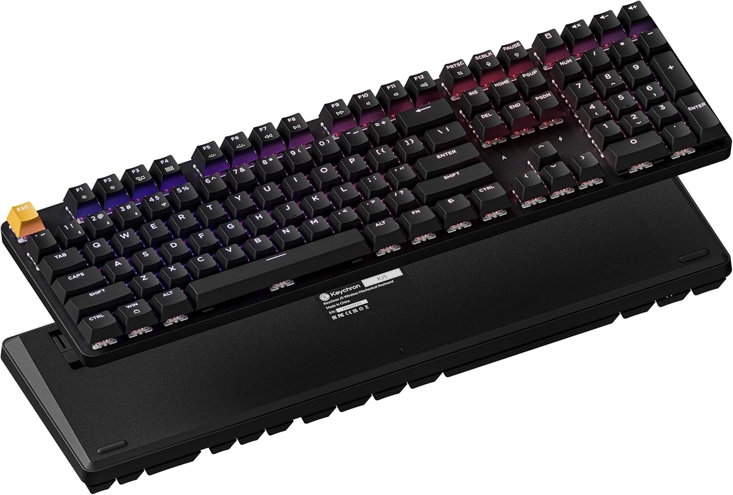Czarna klawiatura mechaniczna z podświetleniem RGB i podpórką na nadgarstek.