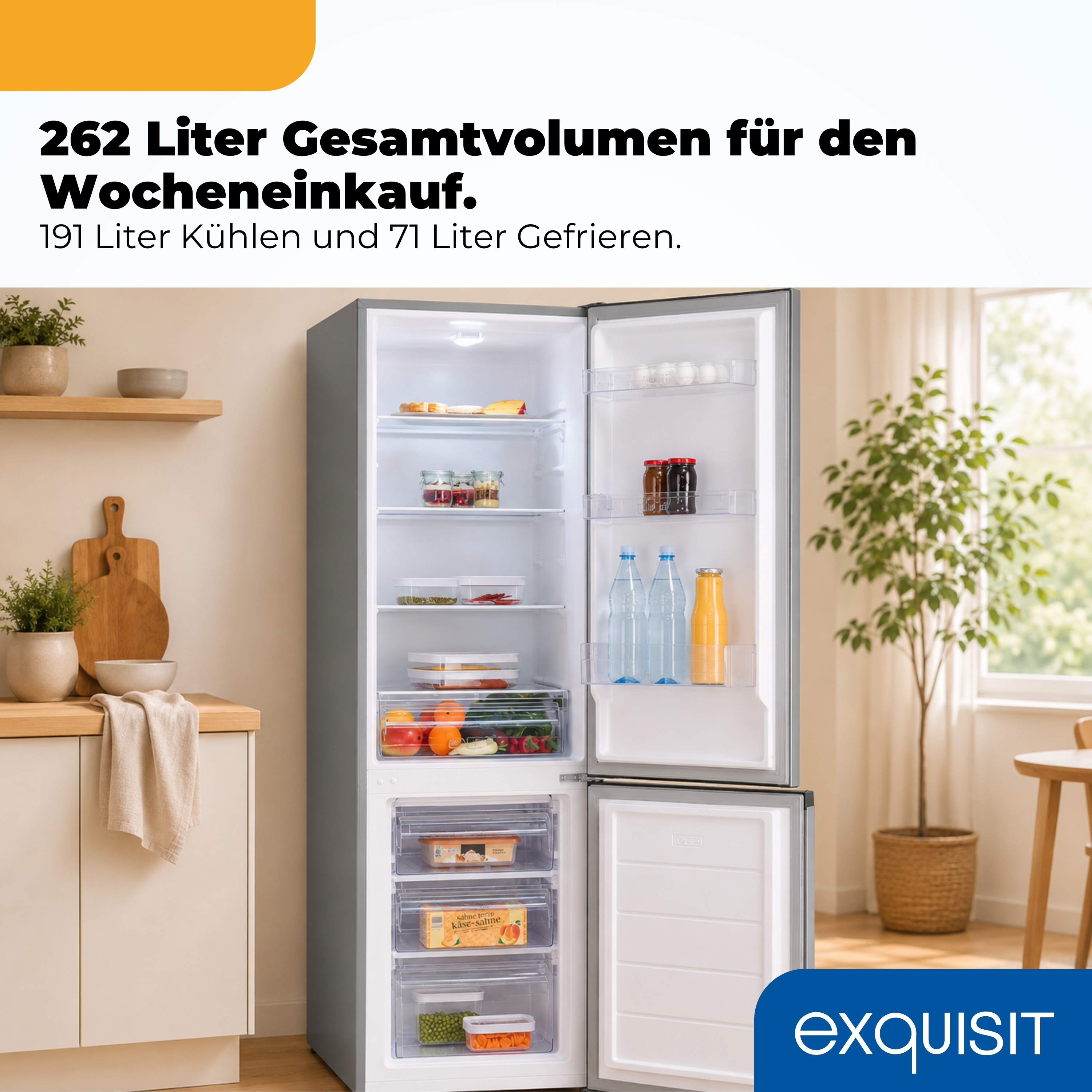 Ein offener Kühlschrank mit Lebensmitteln und Schubladen. Ein Tisch steht daneben.