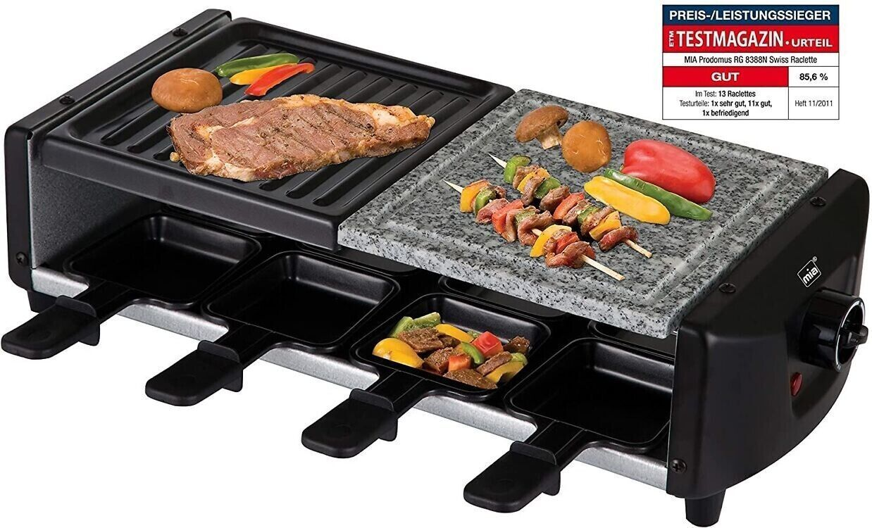 Grill mit Steak, Spießen, Gemüse und Pfännchen. Oben rechts ein Testurteil.