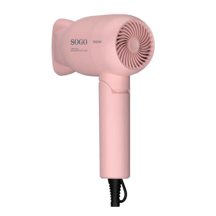 Un asciugacapelli rosa da viaggio Sogo con cavo nero su sfondo bianco.