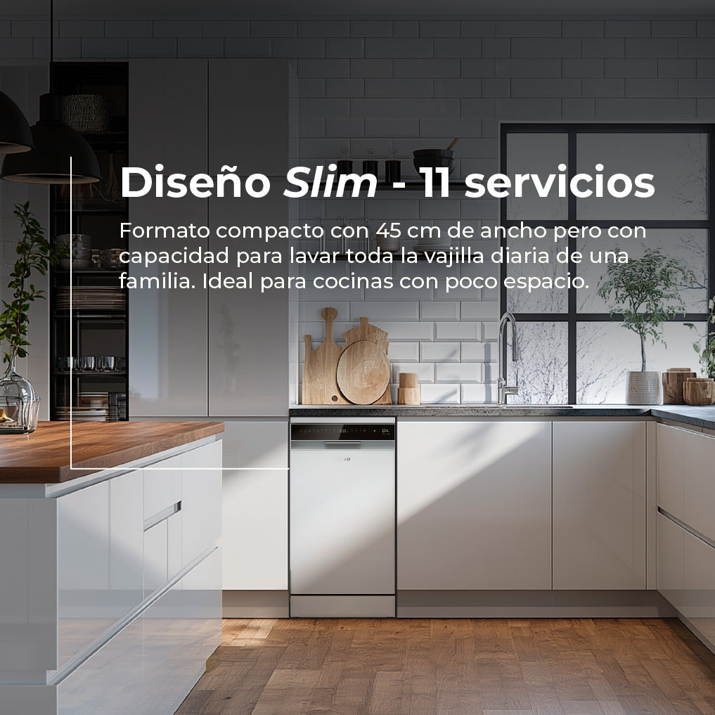 Cocina moderna con lavavajillas delgado y encimera de madera.