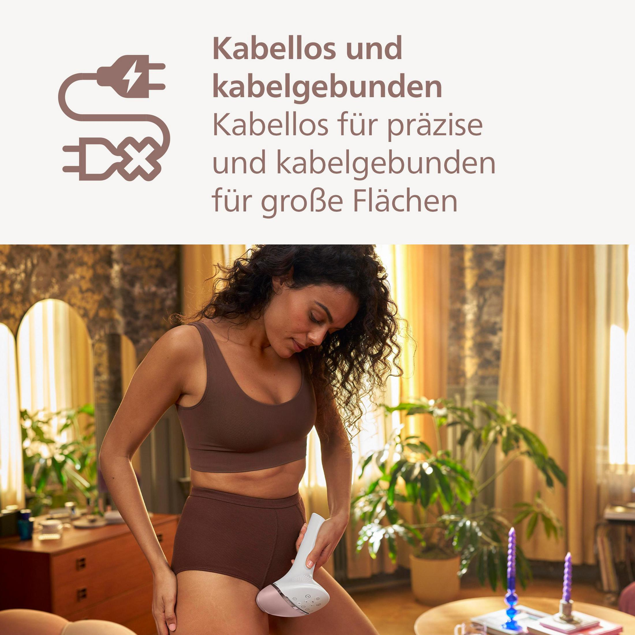Frau mit Haarentfernungsgerät, das sowohl kabellos als auch kabelgebunden verwendet werden kann.