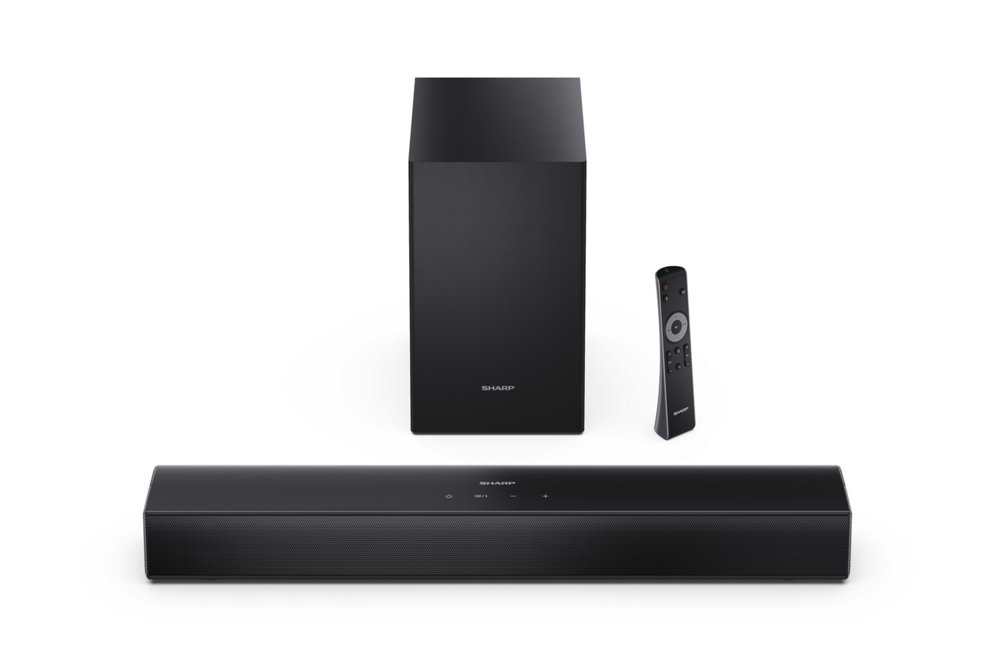 Schwarze Soundbar, Subwoofer und Fernbedienung auf weißem Hintergrund.