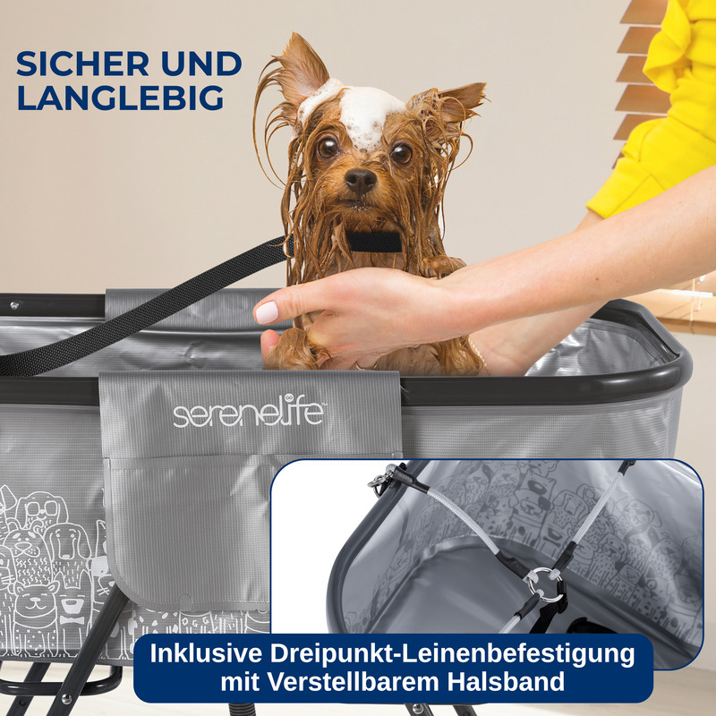 Nasser Hund mit Seife wird in einer faltbaren Wanne gebadet. "Serenelife" Logo.