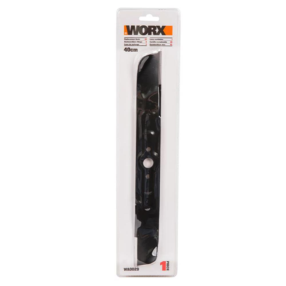 Etiketinde "WORX" yazan bir ambalajda siyah çim biçme makinesi bıçağı.