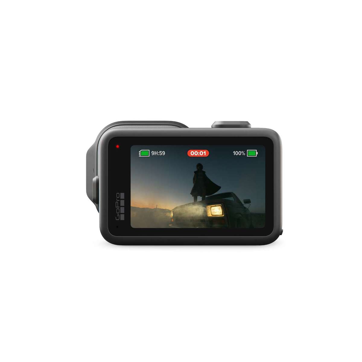 Pantalla de GoPro con persona en coche al atardecer, batería al 100%.