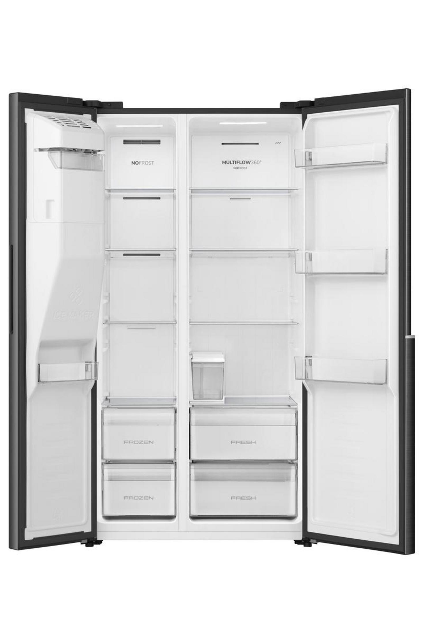 Ein leerer, offener Doppeltür-Kühlschrank mit Gefrierfach oben und Frischhaltefächern unten.