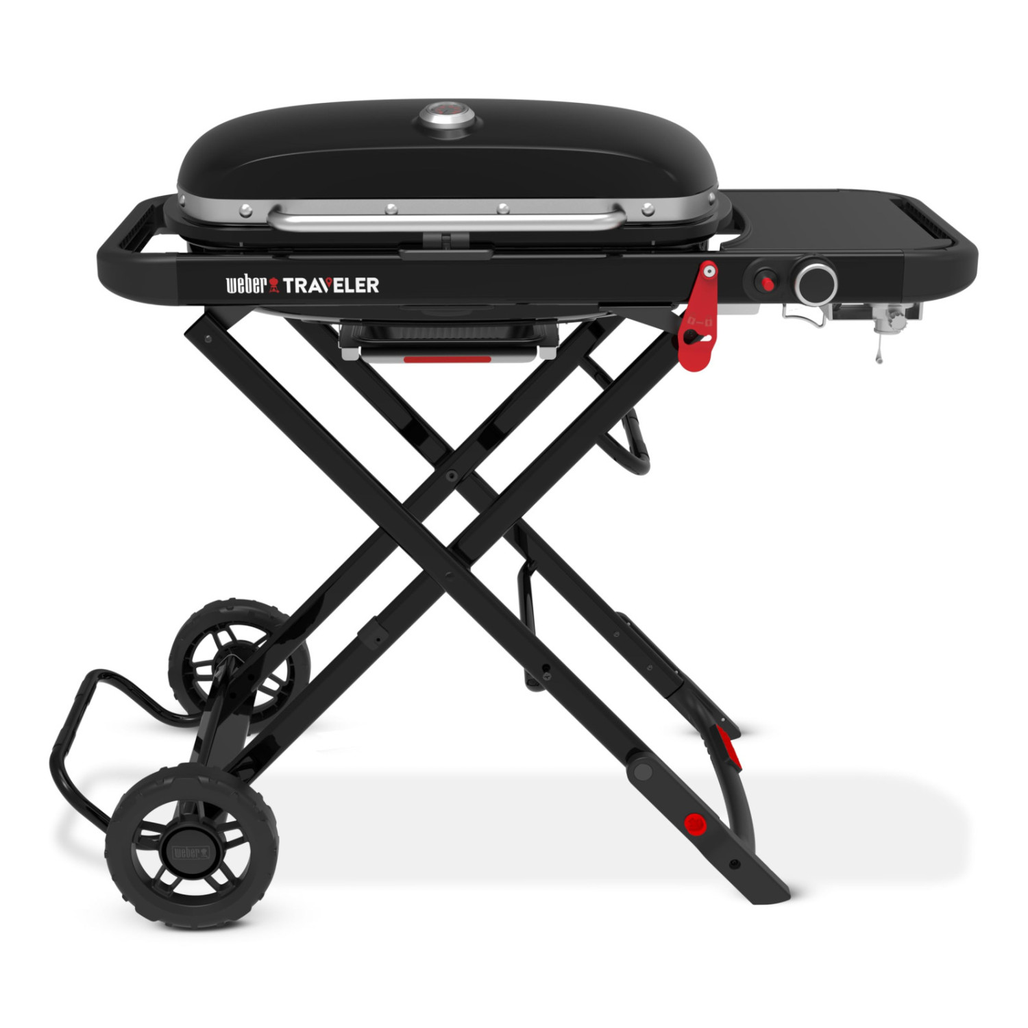 Schwarzer Weber Traveler Grill auf klappbarem Gestell mit Rädern.
