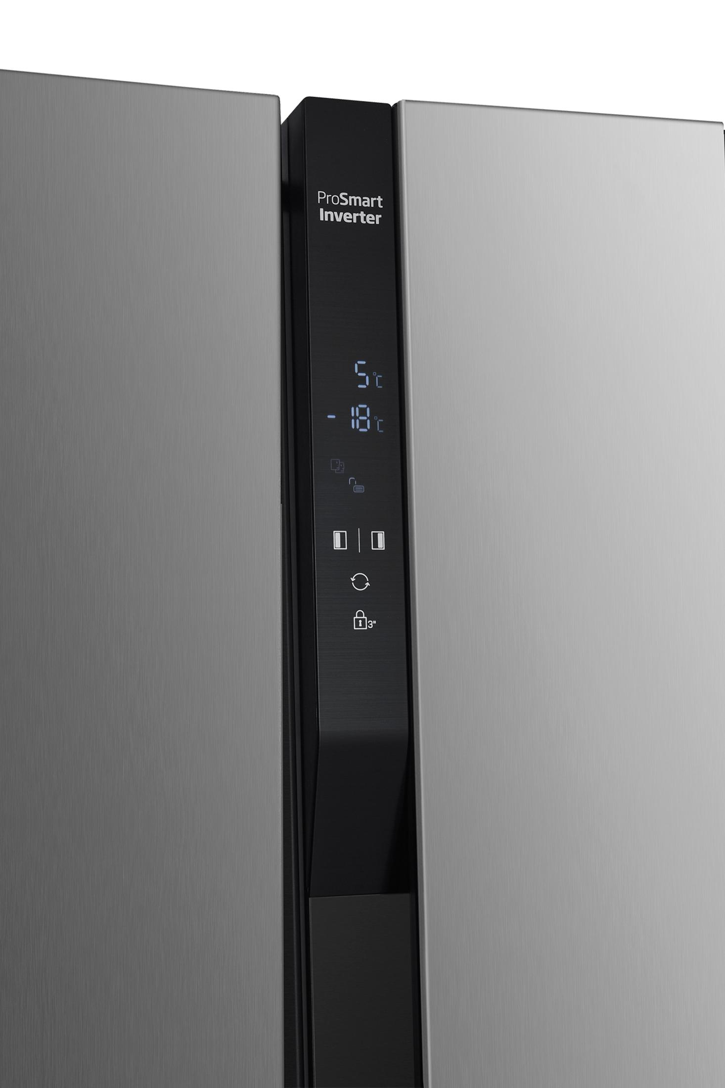 Edelstahlkühlschrank mit digitaler Anzeige und Symbolen.