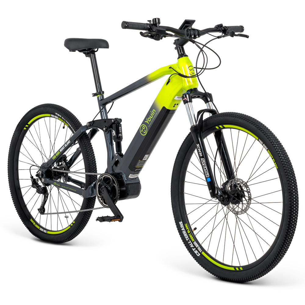 Ein graues und neongelbes Mountainbike mit schwarzen Reifen und Felgen.