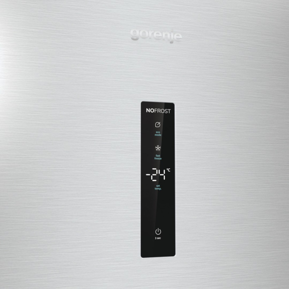 Gorenje NoFrost-Kühlschrank mit digitalem Display, -24°C, Eco- und Schnellgefrierfunktion.
