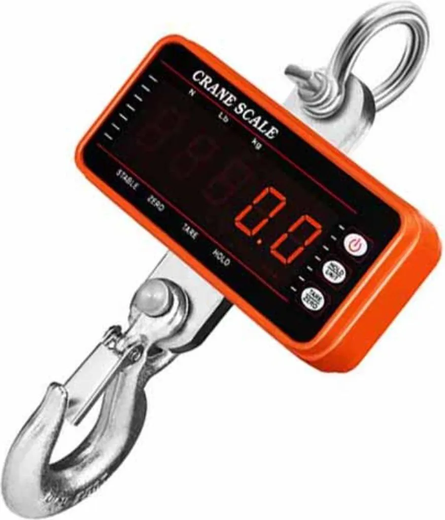 Orange Kranwaage mit Haken und digitaler Anzeige. Zeigt 0.0 an.