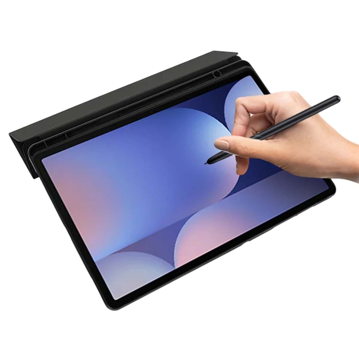 Eine Hand benutzt einen Stift, um auf einem Tablet mit blauem Hintergrund zu schreiben.