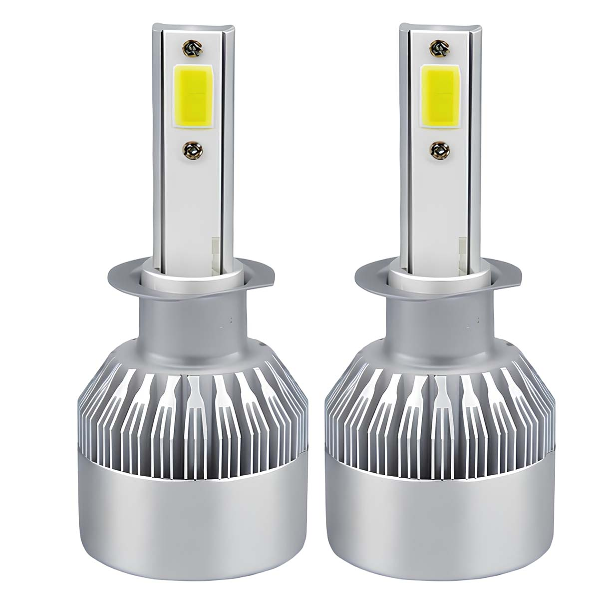 Zwei silberne LED-Autolampen mit Kühlrippen und gelbem Lichtelement.