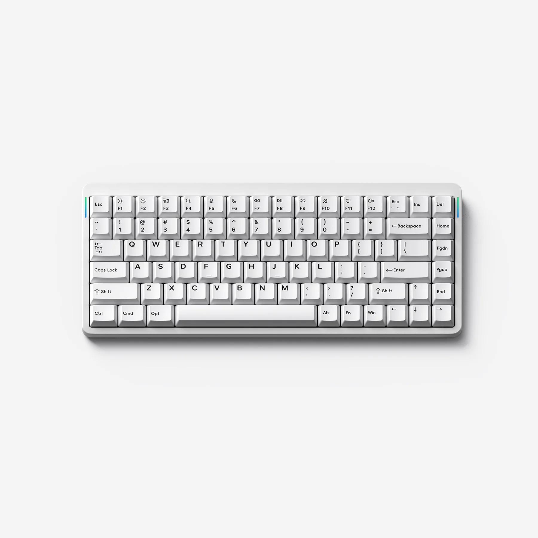 Biała klawiatura z układem QWERTY na szarym tle.