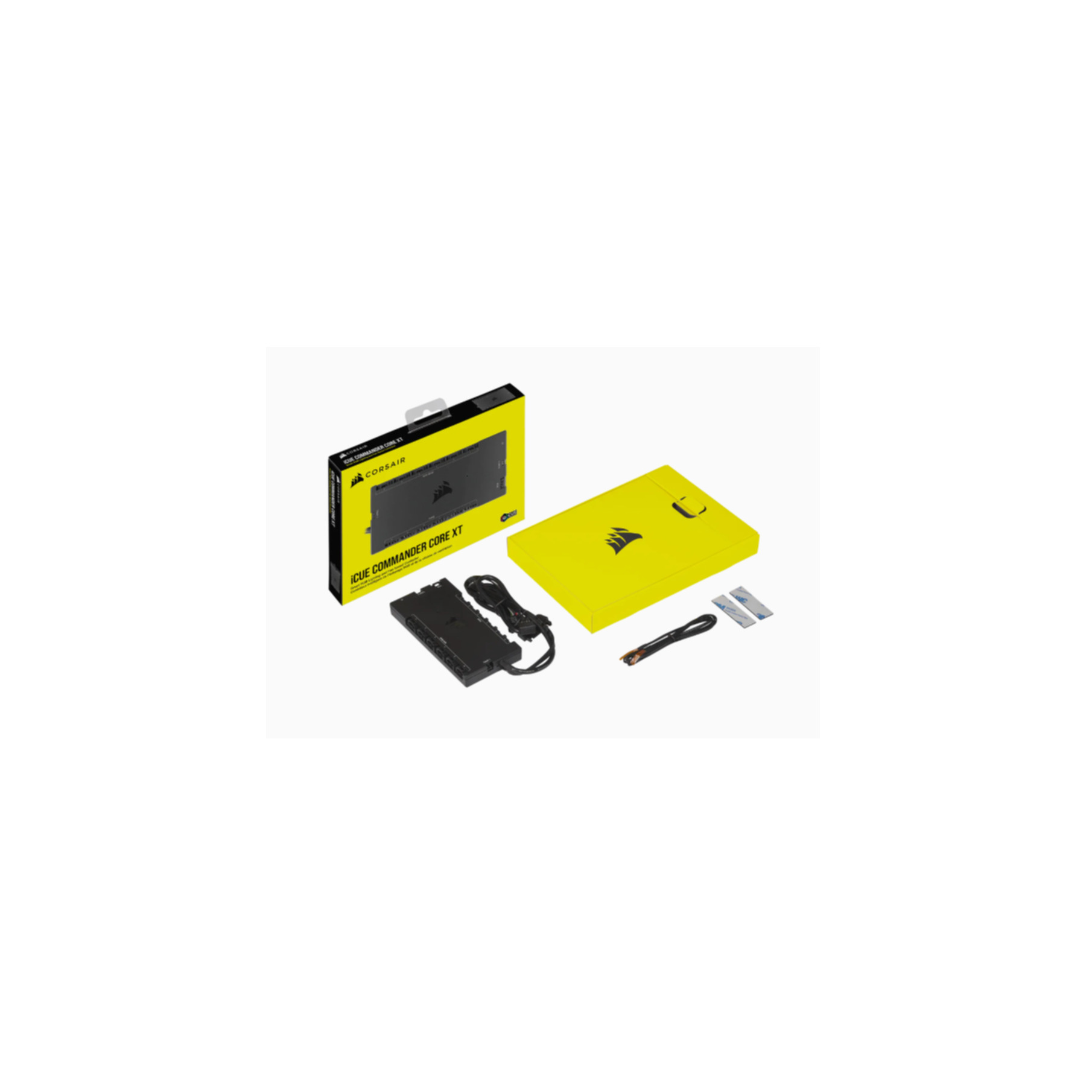 Corsair iCUE Commander Core XT Produktverpackung, Lüftersteuerung und Kabel.