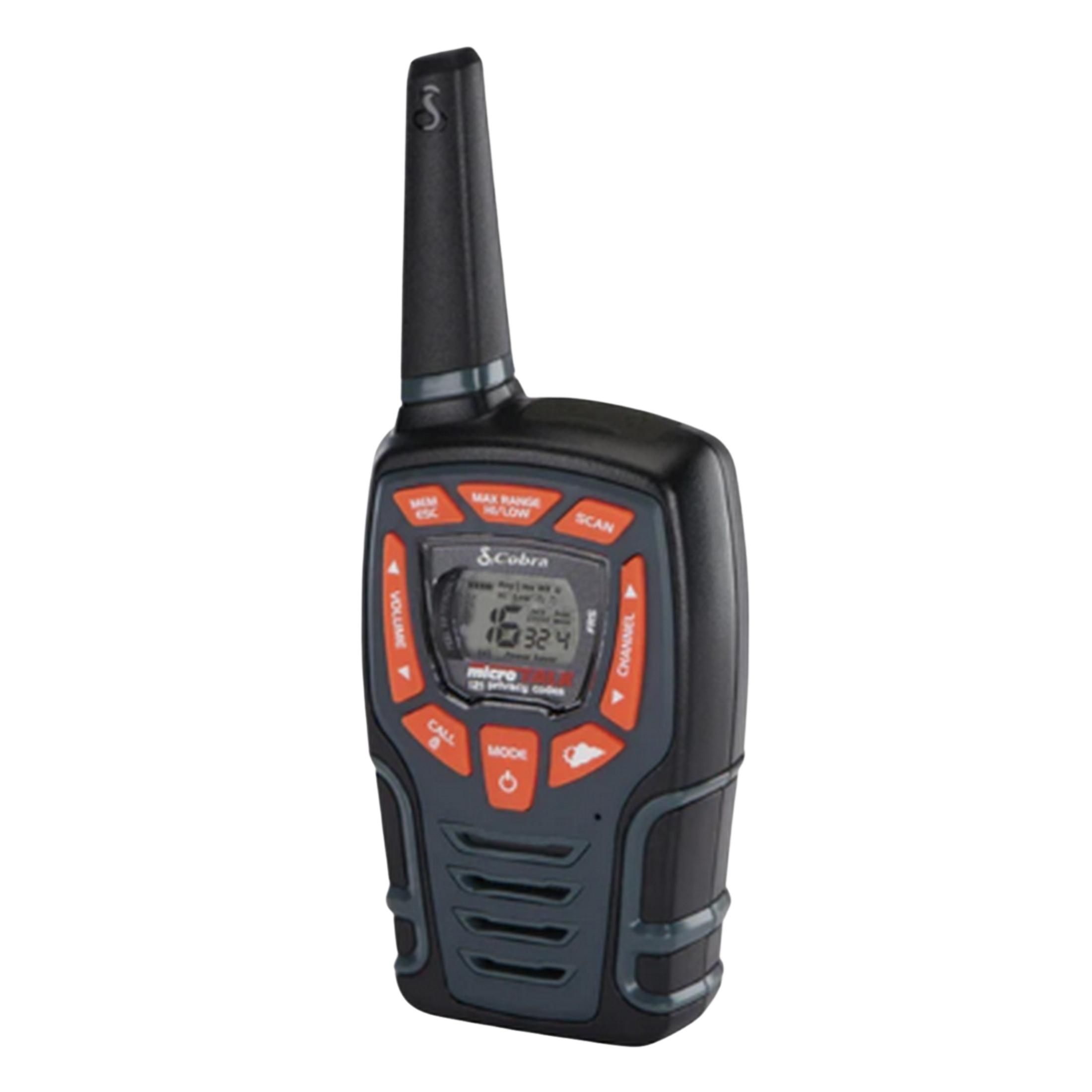 Un walkie-talkie Cobra nero e grigio scuro con pulsanti arancioni e schermo LCD.