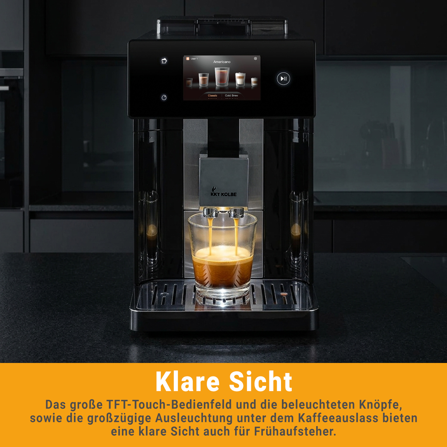 Kaffeemaschine brüht Kaffee in ein Glas, mit Touchscreen-Display.