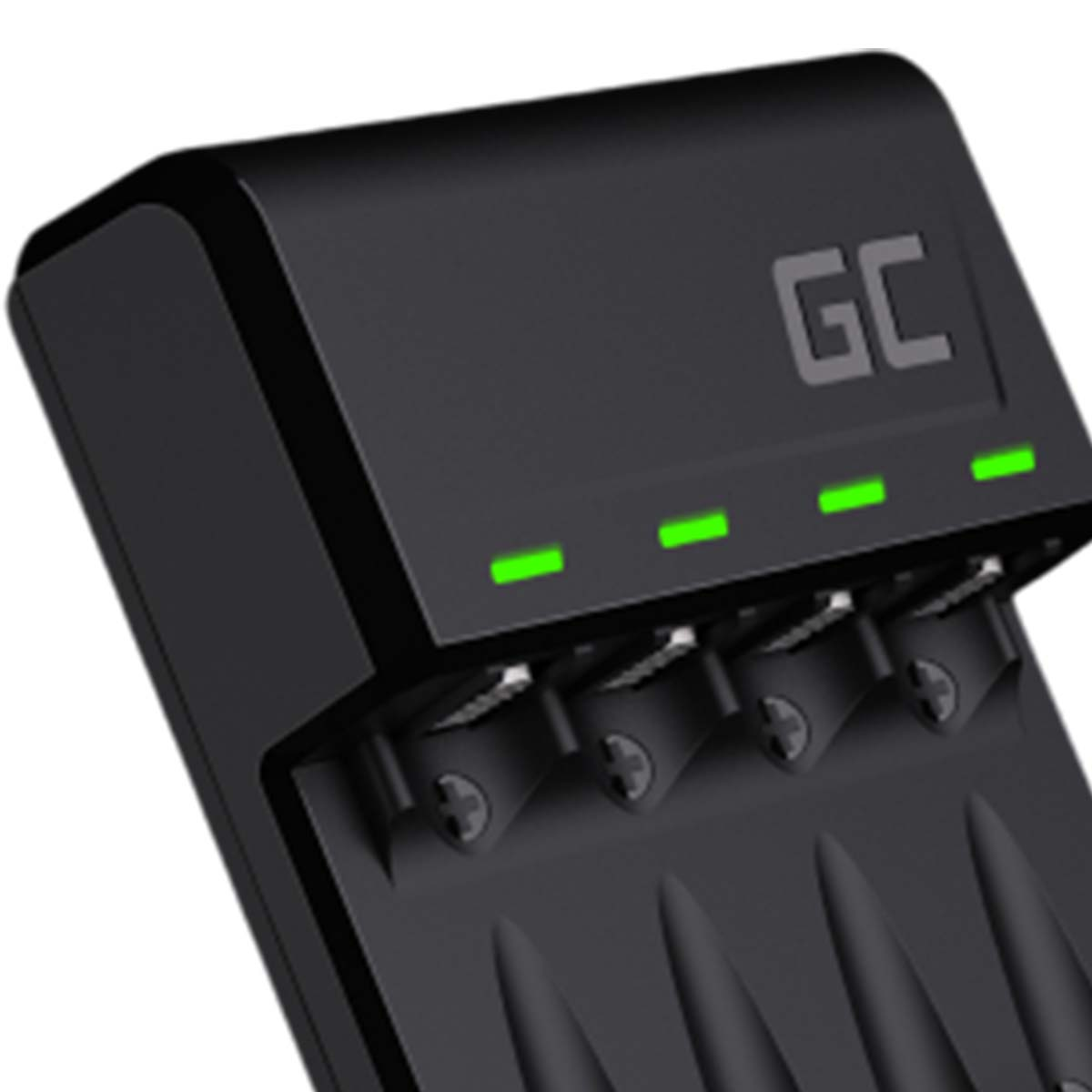 Ein schwarzes Ladegerät mit vier leuchtend grünen Lichtern und dem Logo "GC".