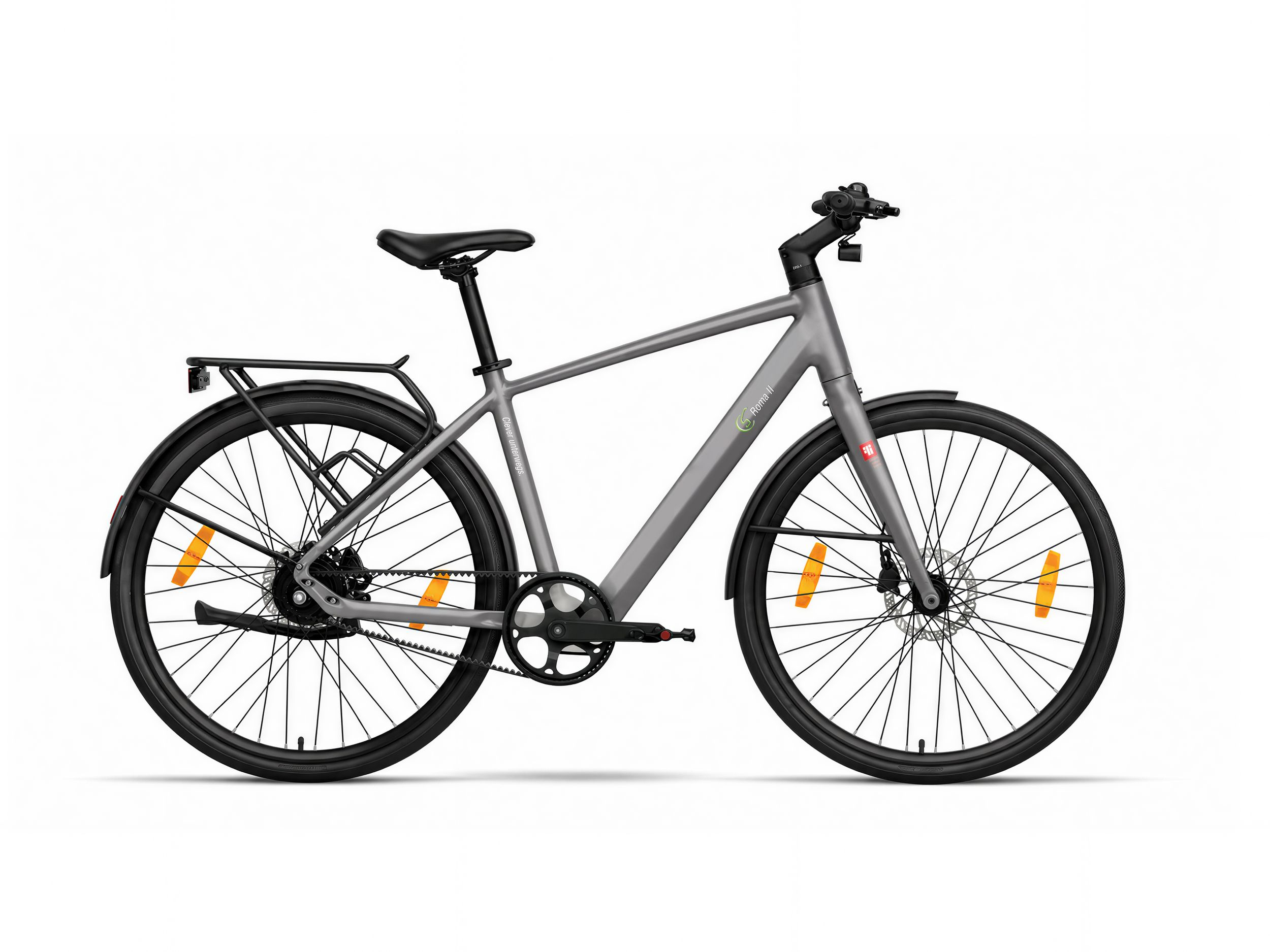 Graues Fahrrad mit Gepäckträger und Scheibenbremsen auf weißem Hintergrund.