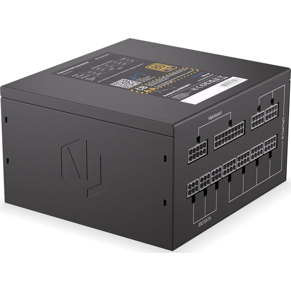 Czarny zasilacz z wieloma portami dla płyty głównej, CPU/PCIe i IDE/SATA.