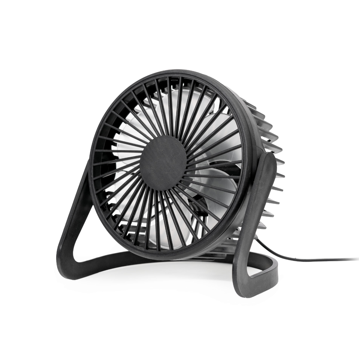 Ein kleiner schwarzer Ventilator mit weißem Rotor auf einem weißen Hintergrund.