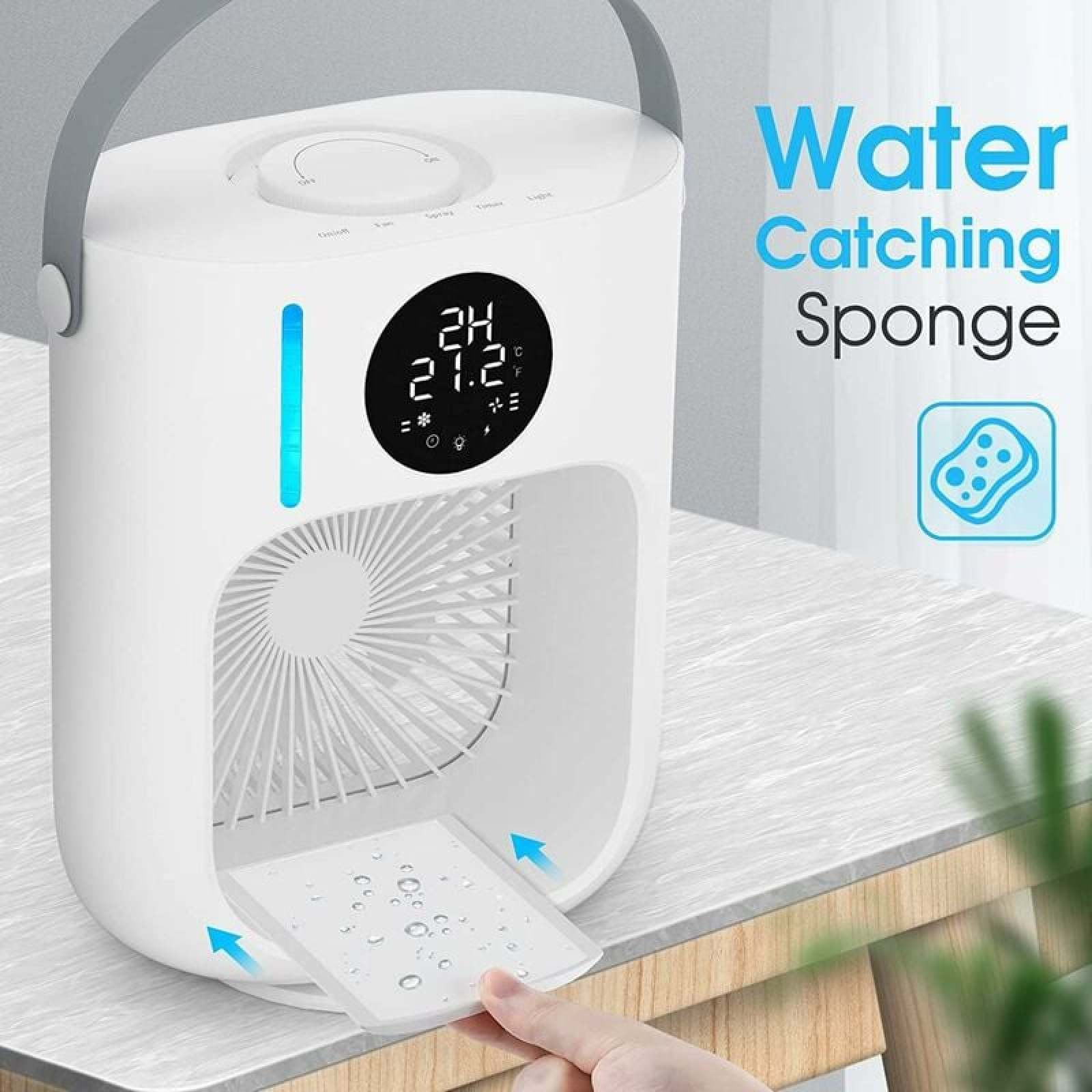 Ein tragbarer weißer Ventilator mit digitaler Anzeige und Wasserauffangschwamm.