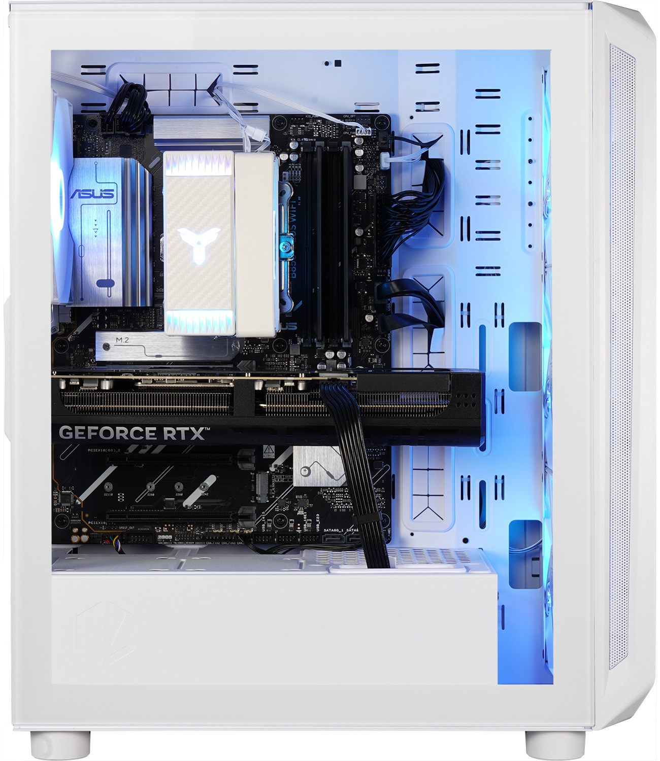Ein weißer PC mit blauer LED-Beleuchtung, detaillierter Innenansicht.
