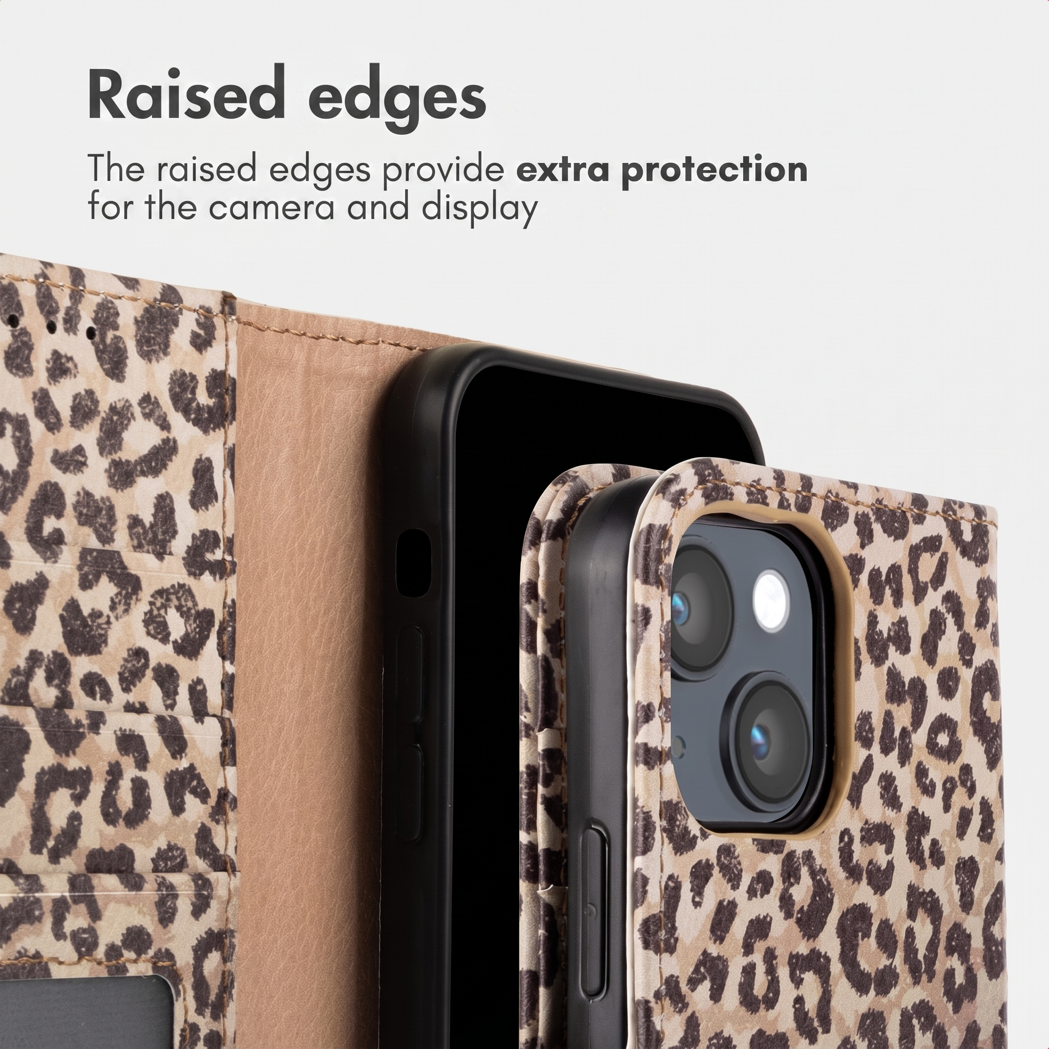 Custodia per telefono con stampa leopardata, ritaglio fotocamera e interno cuoio.