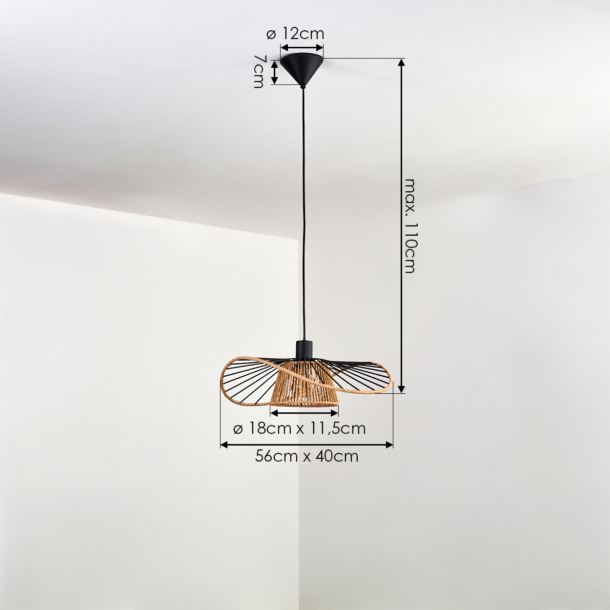 Eine hängende Lampe mit einem Korbförmigen Lampenschirm und schwarzen Streben.