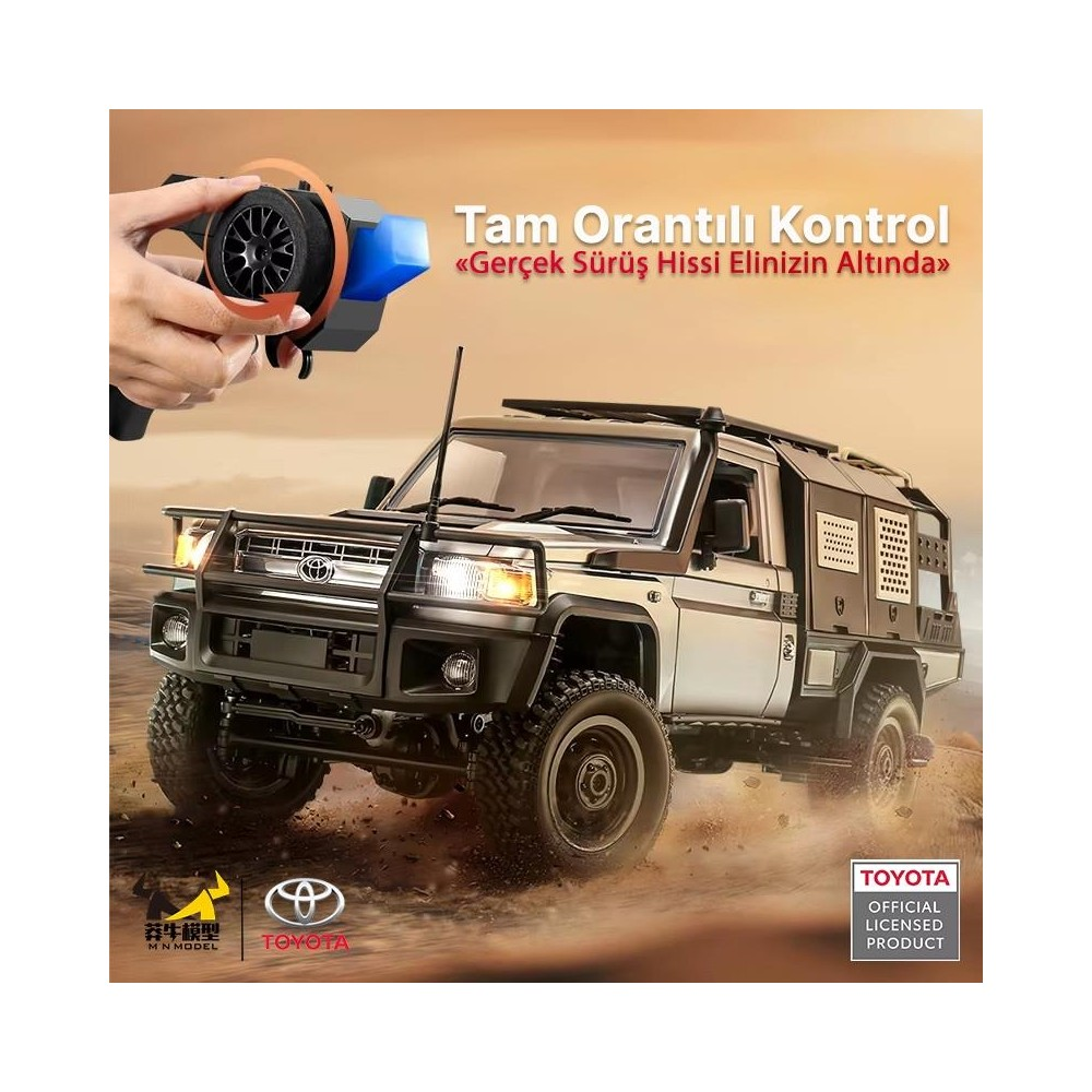 Bir el tarafından kontrol edilen, çöl manzarasında uzaktan kumandalı Toyota model araba.