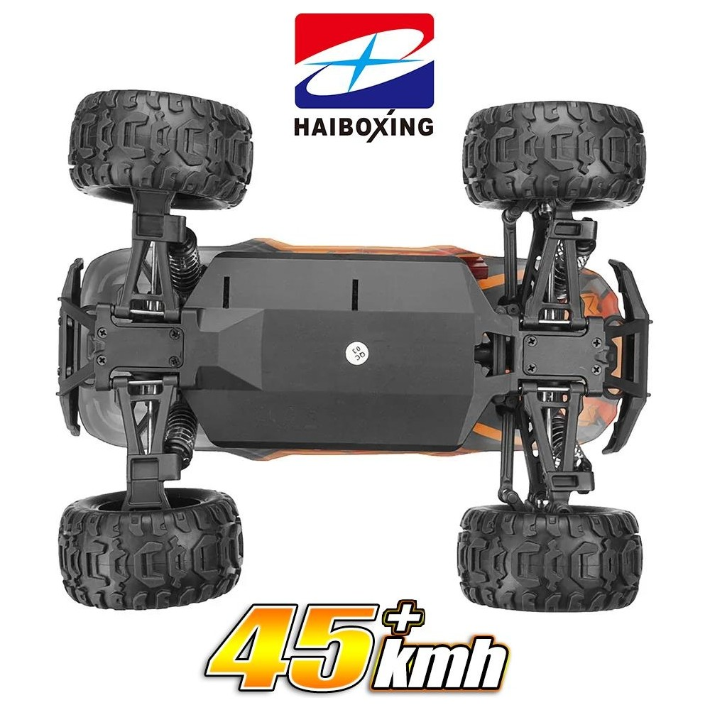 Haiboxing RC araba, kalın dişli lastikler ve 45 km/s hız göstergesi.