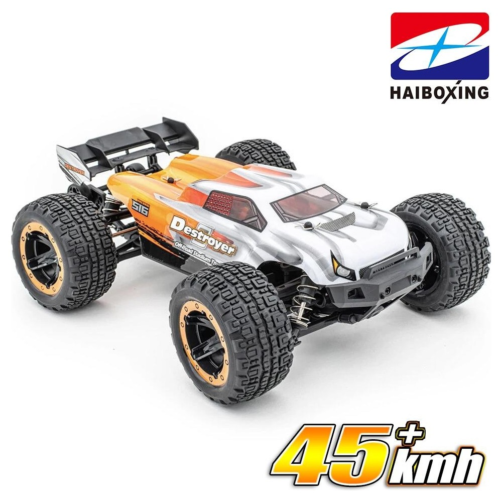 Büyük lastikli ve spoilerli gümüş ve turuncu RC buggy. Sağ üstte Haiboxing logosu bulunur.
