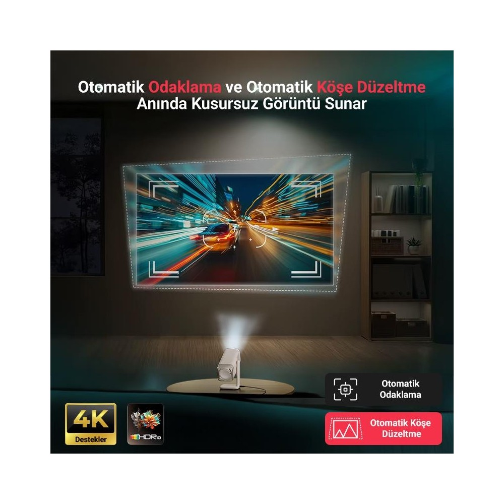Küçük bir projektör duvara yarış arabası yansıtıyor. Otomatik odaklama.