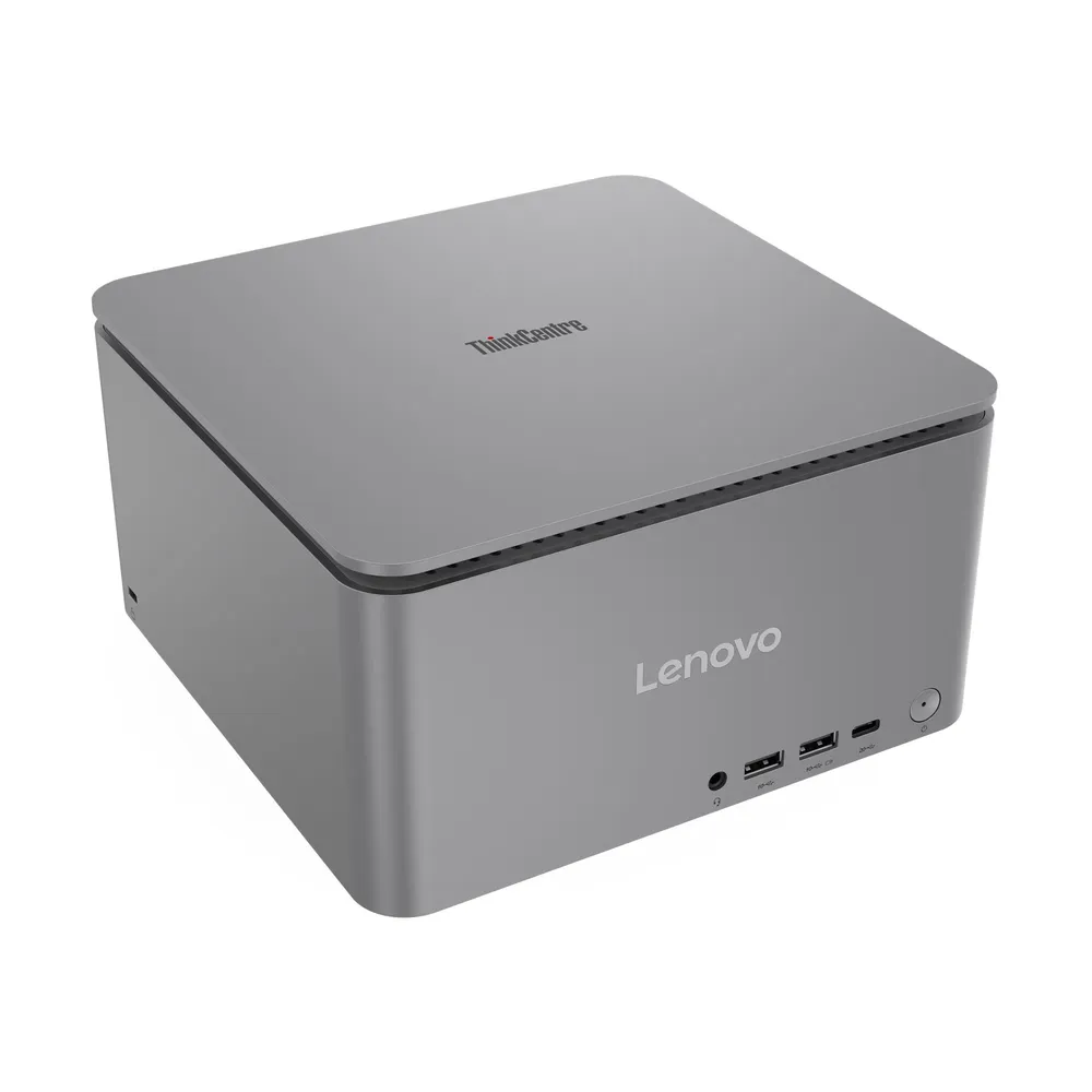 Ön portlara sahip gümüş renkli Lenovo ThinkCentre mini PC.