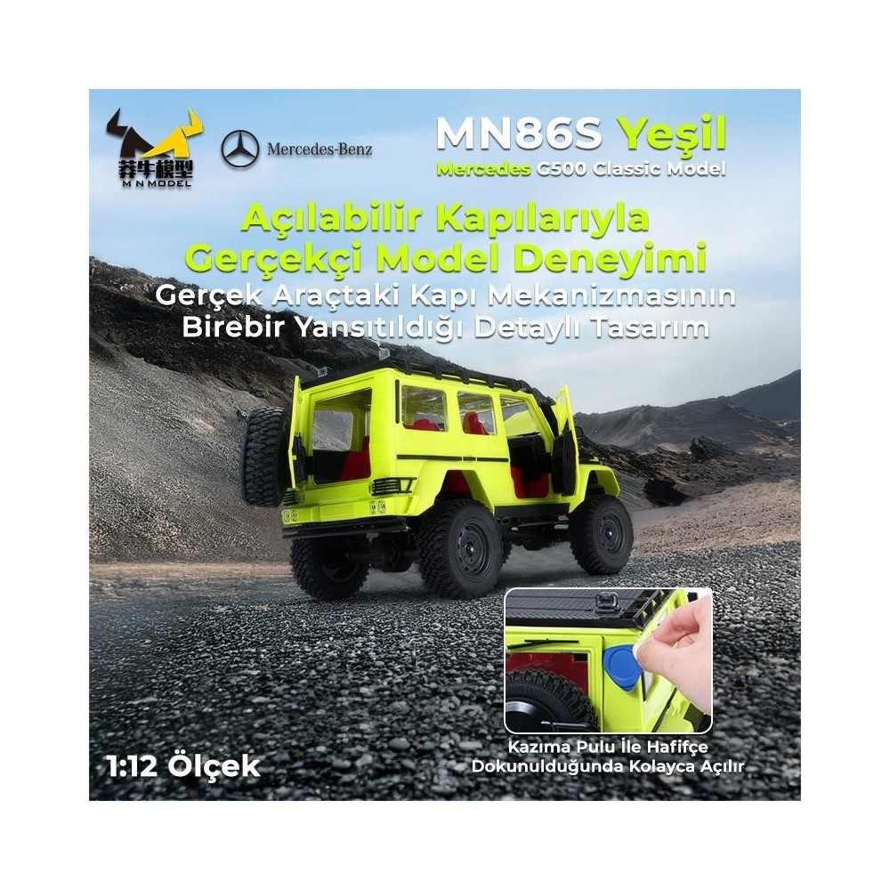 Açık kapılı sarı 1:12 ölçekli Mercedes G500 model araba çakıllı zeminde.