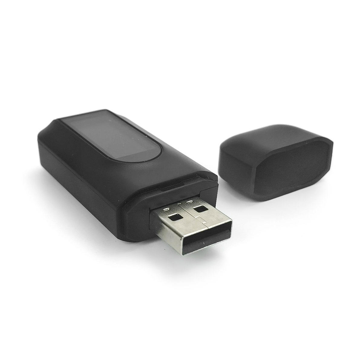 Ein schwarzer USB-Stick mit abgenommener Kappe liegt auf weißem Hintergrund.