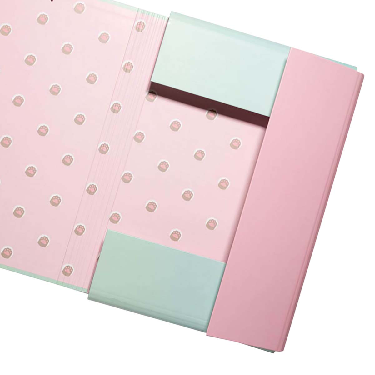 Ein rosa Ordner mit Pfotenabdruckmuster und mintgrünen Taschen.