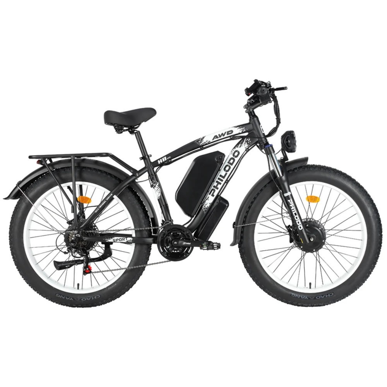 Czarny rower elektryczny z grubymi oponami, bagażnikiem i amortyzatorami.